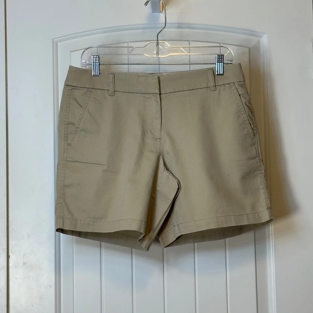 J.Crew Womens Chino Shorts Khaki Tan Cotton Twill Size 6….7 Inch Inseam Vacation